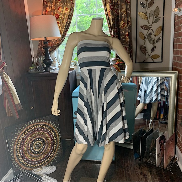 Strapless Fit and Flare Dress with back tie - Picture 6 of 6